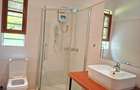 4 Bed House with En Suite at Off Glory Rd - 14