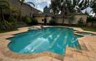 6 Bed House with En Suite in Nyari - 1