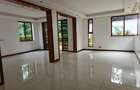 6 Bed Townhouse with En Suite at Lavington - 2
