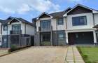 4 Bed Townhouse with En Suite at Five Star Paradise - 10