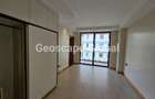 Furnished 3 Bed Apartment with En Suite in Spring Valley - 19
