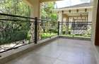 5 Bed House with En Suite in Lavington - 12