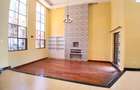5 Bed Townhouse with En Suite in Lavington - 9
