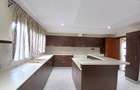 5 Bed Townhouse with En Suite at Lavington - 7