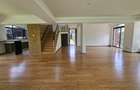 4 Bed House with En Suite in Garden Estate - 18