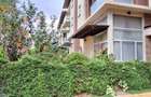 5 Bed Townhouse with En Suite at Lavington. - 8