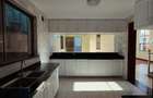 5 Bed Townhouse with En Suite in Lavington - 10