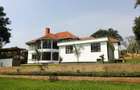 5 Bed House with En Suite at Ridgeways - 1