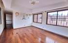 5 Bed Townhouse with En Suite at Lavington Green - 16