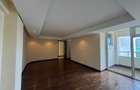 3 Bed Apartment with En Suite in Riverside - 8