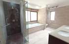 5 Bed Townhouse with En Suite at Convent Drive - 9