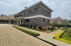 5 Bed House with En Suite in Runda - 1