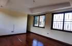 5 Bed Townhouse with En Suite in Lavington - 3