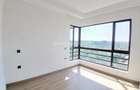 3 Bed Apartment with En Suite in Riverside - 8