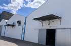 28,000 ft² Warehouse in Industrial Area - 1