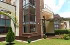 6 Bed Townhouse with En Suite at Lavington - 17