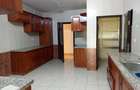 5 Bed Townhouse with En Suite in Lavington - 3