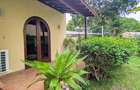3 Bed Apartment with En Suite at Greenwood Drive - 4