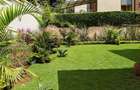 6 Bed Townhouse with En Suite at Lavington - 1