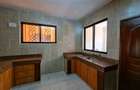 3 Bed Apartment with En Suite at Moyne Drive - 12