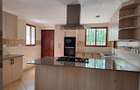 5 Bed Townhouse with En Suite in Spring Valley - 8