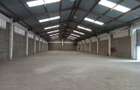 10,500 ft² Warehouse with Parking in Industrial Area - 10