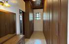 5 Bed Townhouse with En Suite in Lavington - 12