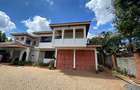 5 Bed Villa with En Suite in Runda - 1