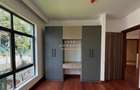 4 Bed Townhouse with En Suite in Rosslyn - 6