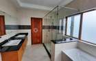 5 Bed House with En Suite at Lavington - 8