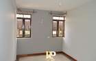 4 Bed Apartment with En Suite in Parklands - 6