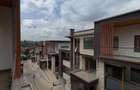 6 Bed Townhouse with En Suite in Lavington - 1