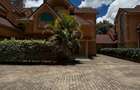 5 Bed Townhouse with En Suite in Lavington - 16