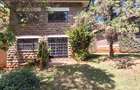 4 Bed House with En Suite in Lavington - 1