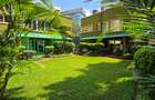 4 Bed Townhouse with En Suite in Riverside - 2