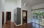 5 Bed House with En Suite in Runda - 13