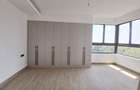 3 Bed Apartment with En Suite at Riverside Drive - 2