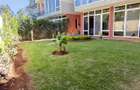 5 Bed House with En Suite in Lavington - 1
