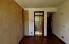 5 Bed Townhouse with En Suite in Lavington - 6
