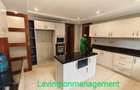 5 Bed Villa with En Suite at Lavington Green - 7