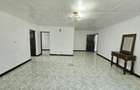 5 Bed House with En Suite in Nyari - 19