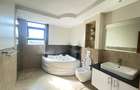 Furnished 3 Bed Apartment with En Suite in Riverside - 18