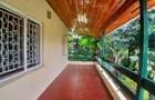 5 Bed House with En Suite at Lavington - 16