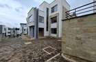 5 Bed Townhouse with En Suite in Lavington - 1