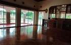 4 Bed House with En Suite at Rosslyn - 6