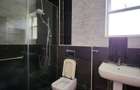 5 Bed House with En Suite at Hardy Area - 8
