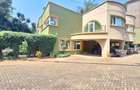 4 Bed Townhouse with En Suite at Riverside Drive - 1