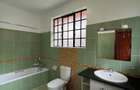 5 Bed Townhouse with En Suite at Off Othaya Road - 16