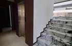 5 Bed Townhouse with En Suite in Lavington - 7