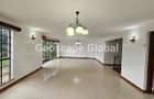 5 Bed House with En Suite in Spring Valley - 1